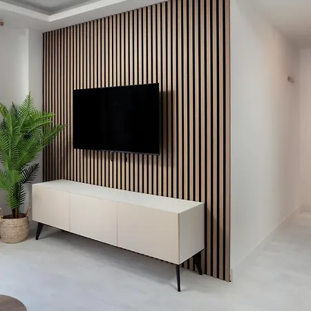 Modern 300m From Daire