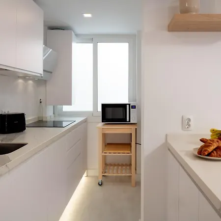 Modern 300m From Daire *