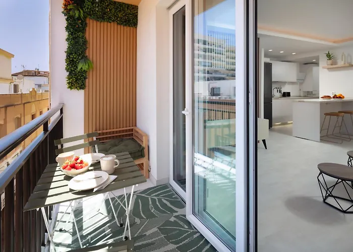 Apartment Modern 300m From *