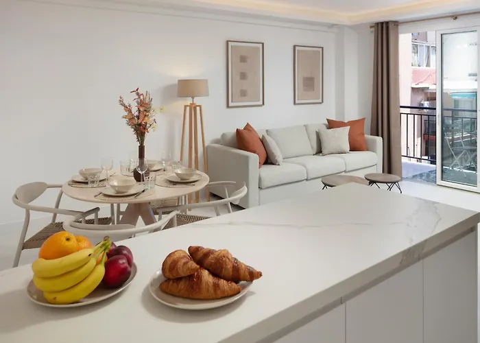 Apartment Modern 300m From