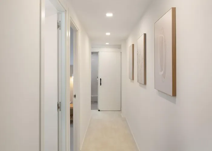 Modern 300m From Apartment