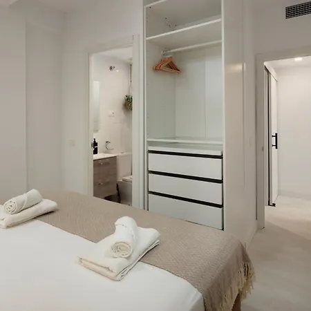 Modern 300m From * Fuengirola