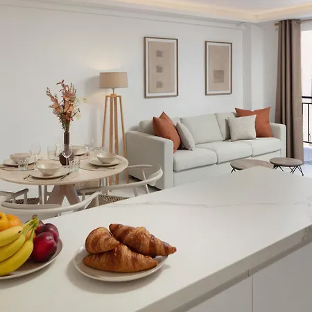 Apartment Modern 300m From