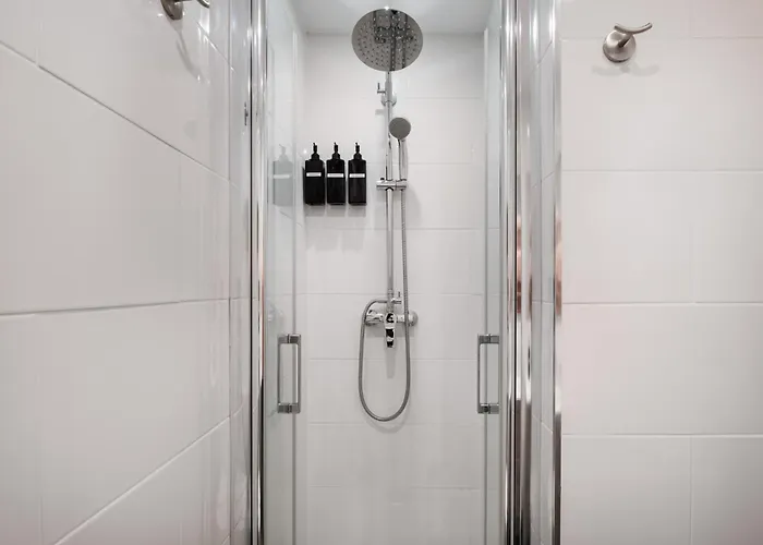 Apartment Modern 300m From *